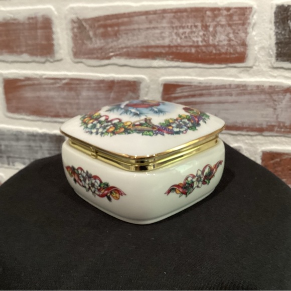 🟣 Vintage - 1990 Heritage House Fine Porcelain Music Box - Limited Edition - Picture 2 of 8